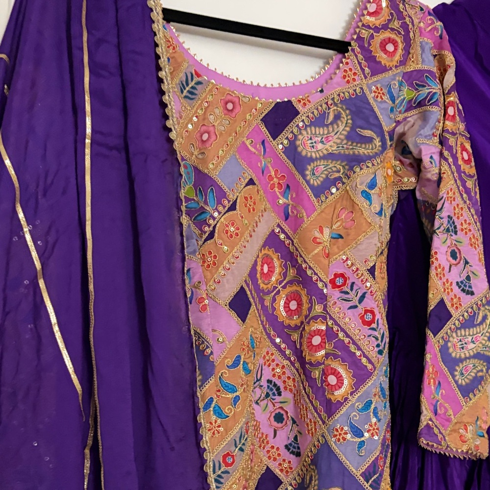 Brand NEW Purple Embroidered Women’s gharara Indian suit Set Indian outfit - Picture 4 of 8